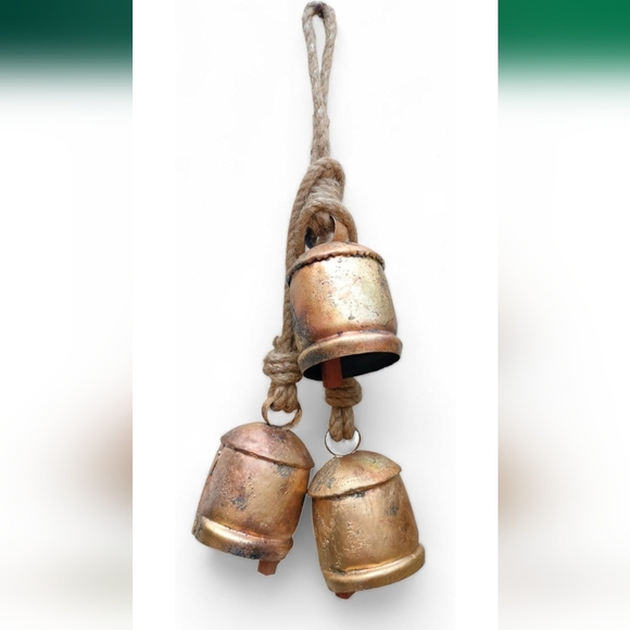 New Christmas Rustic Brass Hanging Bells Handmade Metal 3 Piece Holiday Decor - Picture 4 of 7
